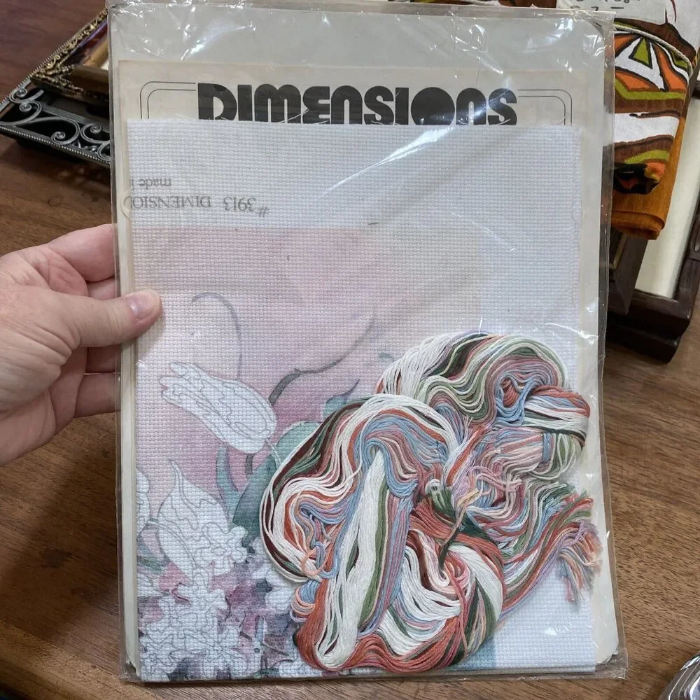Dimensions Spring Profusion No Count Cross Stitch Kit #3913 Vintage 1988 Crafts